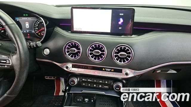 Kia Stinger 2021 — ფოტო 13/20
