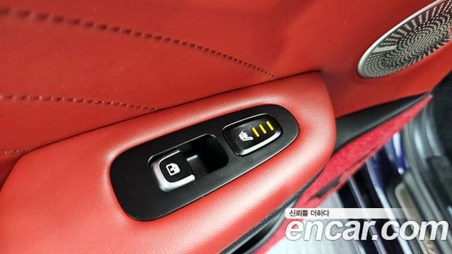 Kia Stinger 2021 — ფოტო 18/20