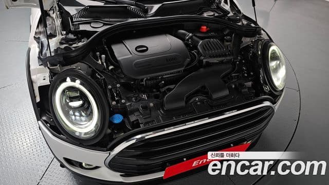 Mini Cooper Clubman 2023 — фото 6 из 20