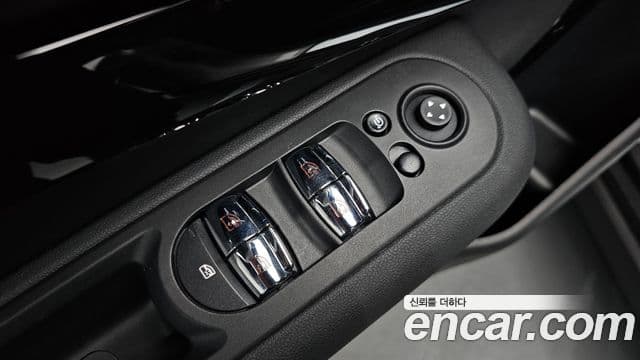 Mini Cooper Clubman 2023 — Şəkil 18/20