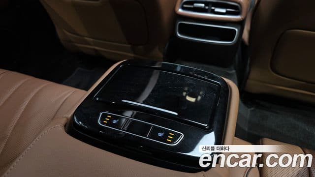 Genesis Electrified G80 2022 — Şəkil 19/20