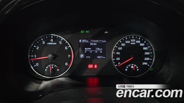 Kia Seltos 2021 — ფოტო 6/19