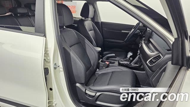 Kia Seltos 2021 — ფოტო 12/19