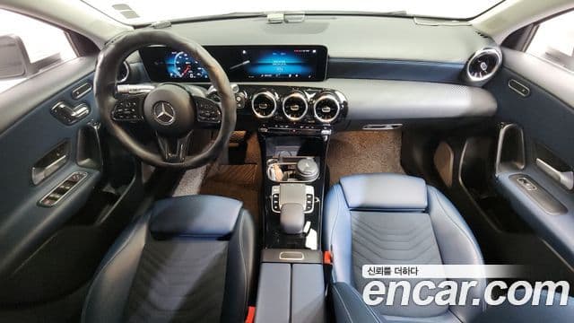 Mercedes-Benz A-Class 2019 — ფოტო 10/20