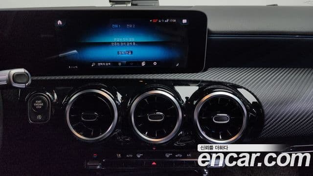 Mercedes-Benz A-Class 2019 — ფოტო 7/20