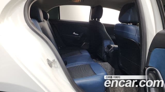 Mercedes-Benz A-Class 2019 — ფოტო 11/20