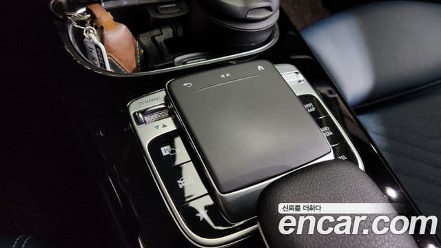 Mercedes-Benz A-Class 2019 — ფოტო 19/20