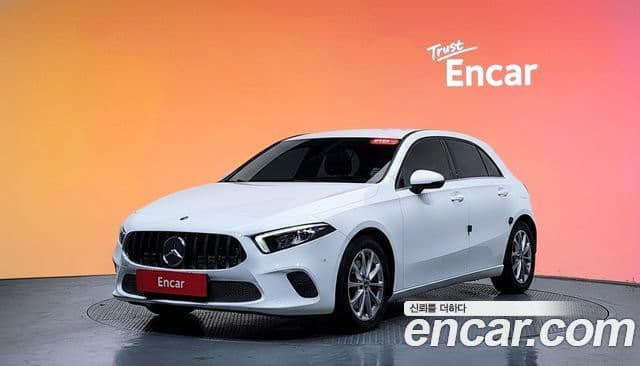 Mercedes-Benz A-Class 2019 — ფოტო 1/20