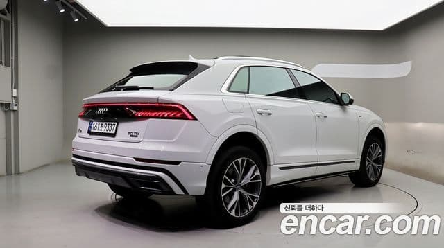 Audi Q7 2020 — Şəkil 1/20