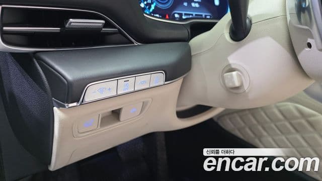 Genesis GV80 2021 — ფოტო 18/20