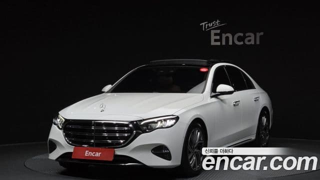 Mercedes-Benz E-Class 2024 — Фото 1/20