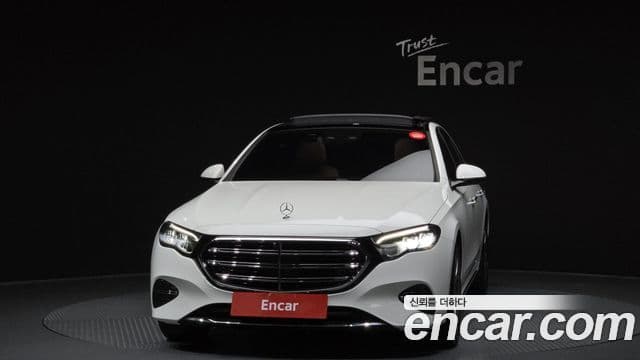Mercedes-Benz E-Class 2024 — Фото 3/20