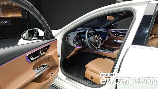 Mercedes-Benz E-Class 2024 — Фото 10/20