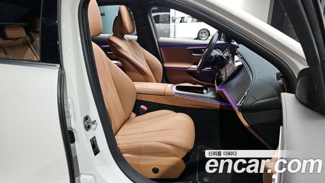 Mercedes-Benz E-Class 2024 — Фото 12/20