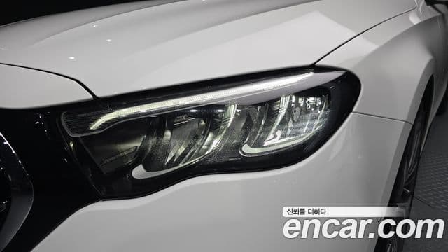 Mercedes-Benz E-Class 2024 — ფოტო 24/31