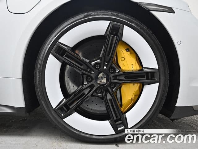 Porsche Taycan 2025 — Şəkil 3/20
