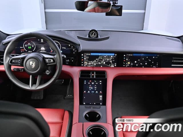 Porsche Taycan 2025 — Şəkil 8/20