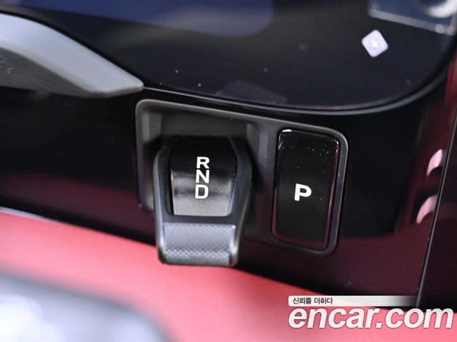 Porsche Taycan 2025 — Şəkil 17/20
