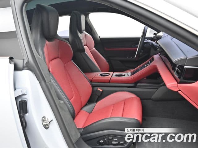 Porsche Taycan 2025 — Şəkil 18/20