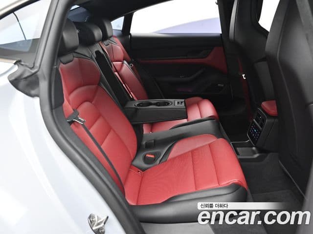 Porsche Taycan 2025 — Şəkil 19/20