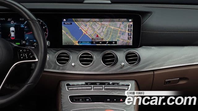 Mercedes-Benz E-Class 2023 — Şəkil 14/20