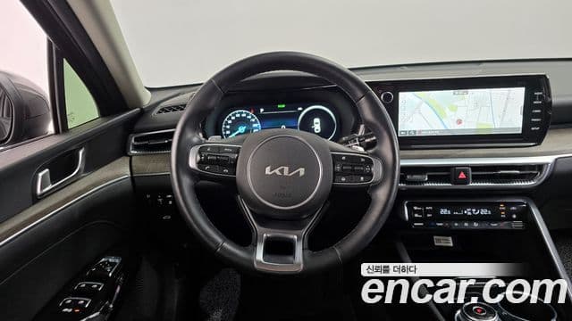 Kia K5 2021 — ფოტო 13/20
