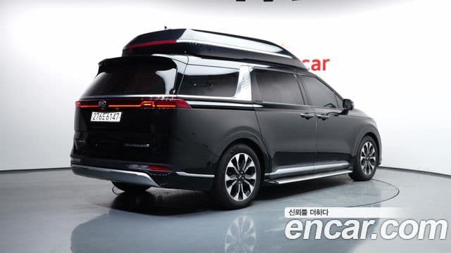 Kia Carnival 2021 — ფოტო 2/20