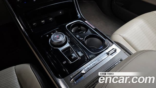 Kia Carnival 2021 — ფოტო 9/20