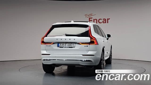 Volvo XC60 2025 — ფოტო 4/20