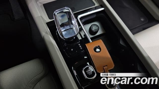 Volvo XC60 2025 — ფოტო 9/20
