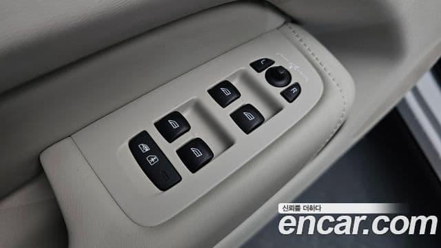 Volvo XC60 2025 — Photo 34/41