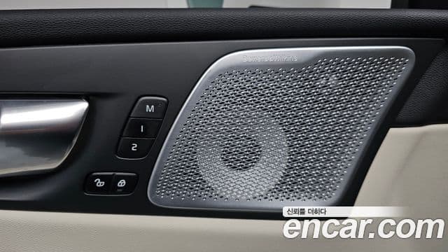 Volvo XC60 2025 — Photo 24/41
