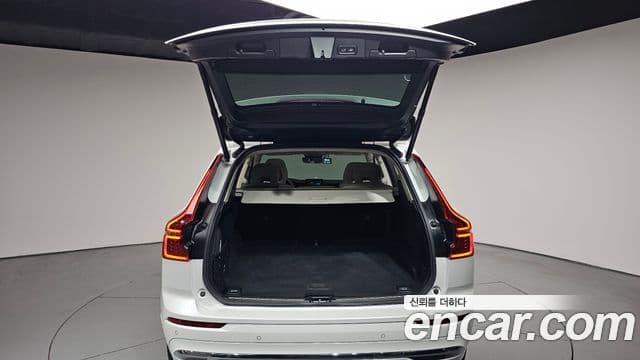 Volvo XC60 2025 — Photo 11/41