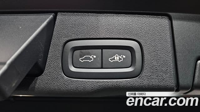 Volvo XC60 2025 — Photo 9/41