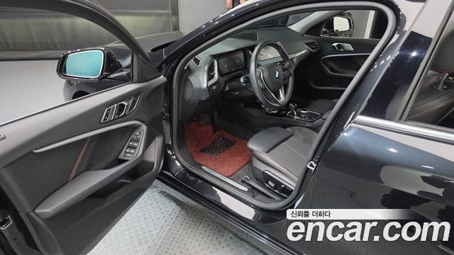BMW 1 Series 2021 — Şəkil 10/20
