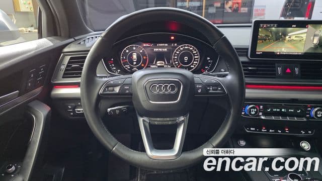Audi Q5 2020 — ფოტო 15/20
