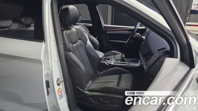 Audi Q5 2020 — ფოტო 9/32
