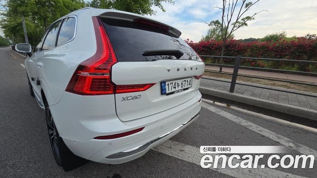 Volvo XC60 2023 — Фото 17/20