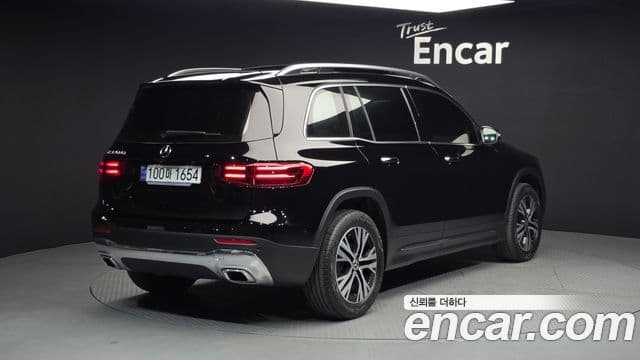 Mercedes-Benz GLB-Class 2024 — ფოტო 2/20