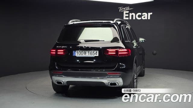 Mercedes-Benz GLB-Class 2024 — ფოტო 4/20