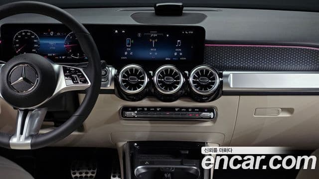Mercedes-Benz GLB-Class 2024 — ფოტო 12/20