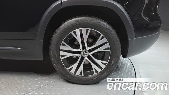 Mercedes-Benz GLB-Class 2024 — Photo 16/31
