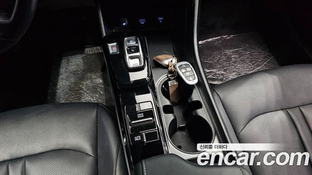 Hyundai Sonata 2021 — ფოტო 9/20