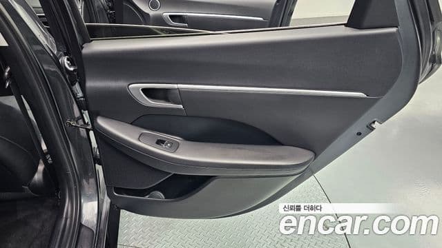 Hyundai Sonata Hybrid 2021 — Photo 14/30
