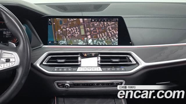 BMW X7 2022 — ფოტო 14/20