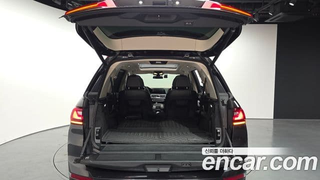 BMW X7 2022 — ფოტო 20/20