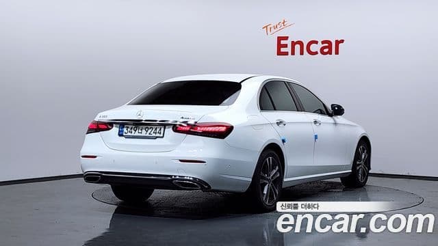 Mercedes-Benz E-Class 2021 — ფოტო 2/20
