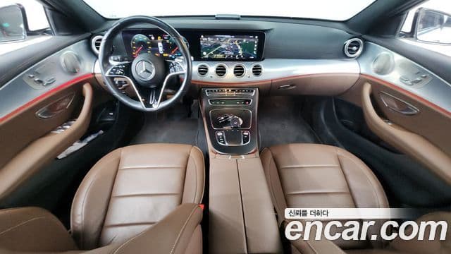 Mercedes-Benz E-Class 2021 — ფოტო 7/20