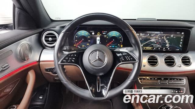 Mercedes-Benz E-Class 2021 — ფოტო 13/20