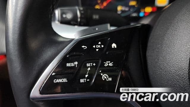 Mercedes-Benz E-Class 2021 — ფოტო 17/20